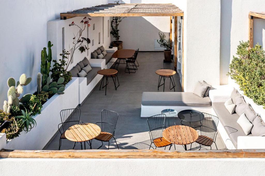 Lemon Suites Santorini Фира Екстериор снимка