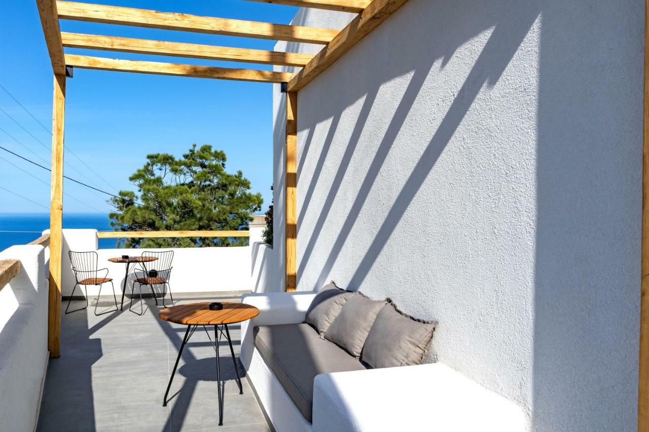 Lemon Suites Santorini Фира Екстериор снимка