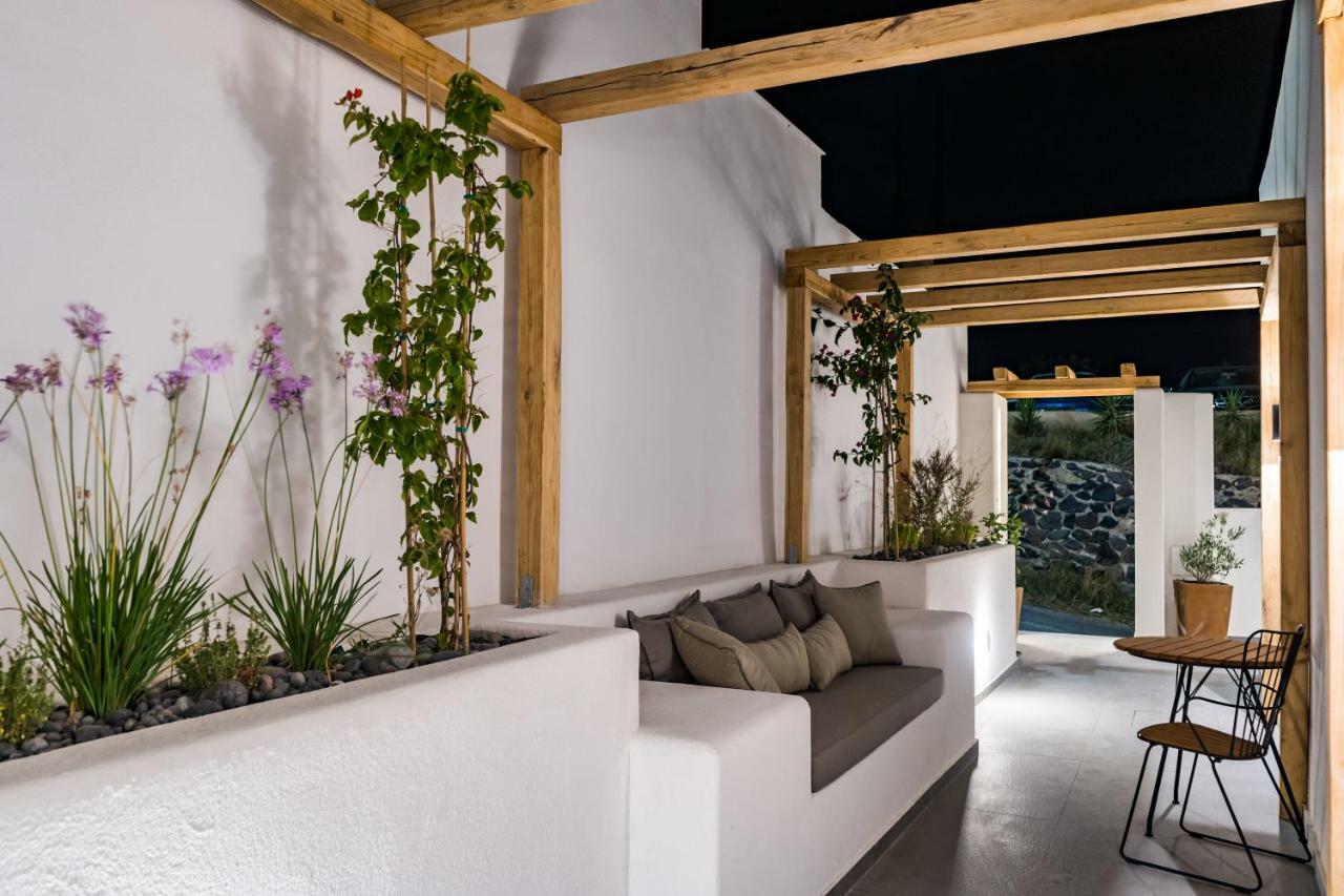 Lemon Suites Santorini Фира Екстериор снимка