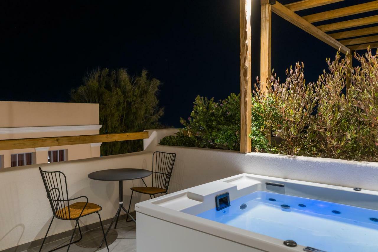 Lemon Suites Santorini Фира Екстериор снимка